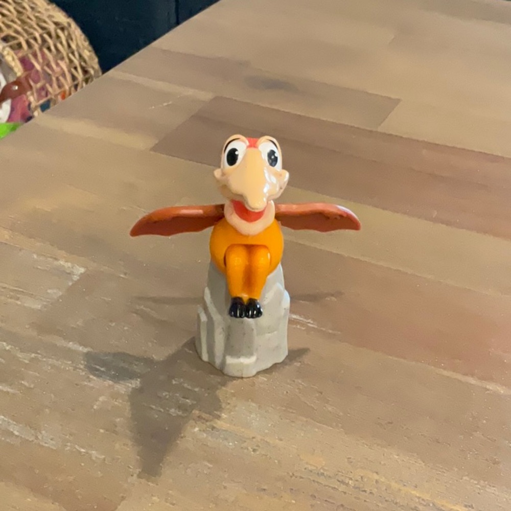 Petrie from Land Before Time - Squirting Petrie Toy - 1997 - Burger King Toy